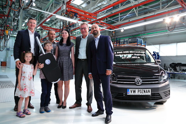 2500000 samochodów z fabryki Volkswagen Poznań