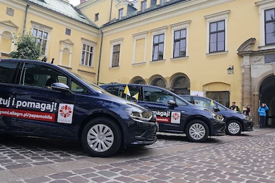 Rozpoczyna się licytacja Golfów, którymi papież Franciszek podróżował podczas ŚDM