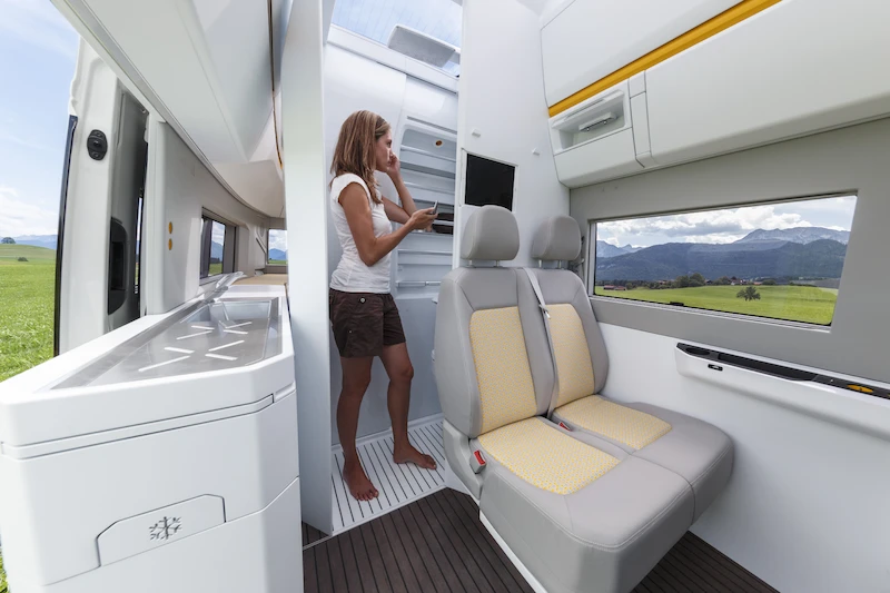 Volkswagen California XXL Concept - 6.