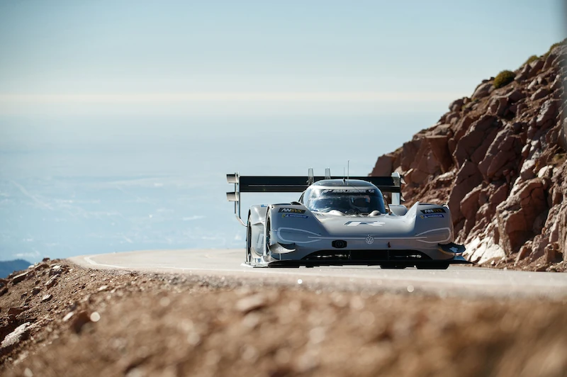 I.D R Pikes Peak bije rekord trasy - 2.