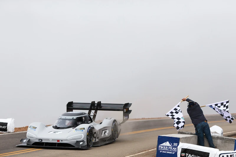 I.D R Pikes Peak bije rekord trasy - 3.