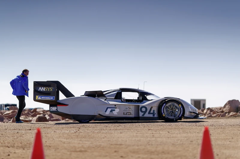I.D R Pikes Peak bije rekord trasy - 5.