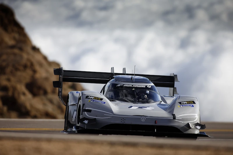I.D R Pikes Peak bije rekord trasy - 7.