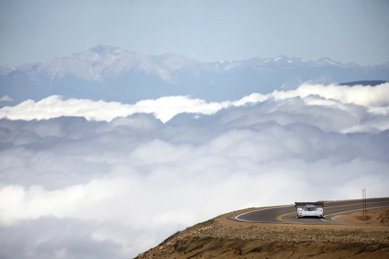 I.D R Pikes Peak bije rekord trasy - 8.