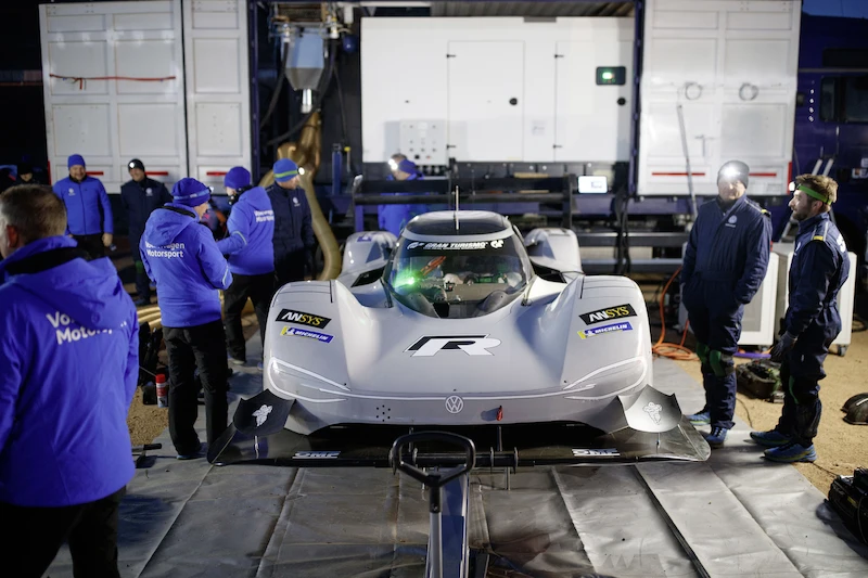 I.D R Pikes Peak bije rekord trasy - 13.