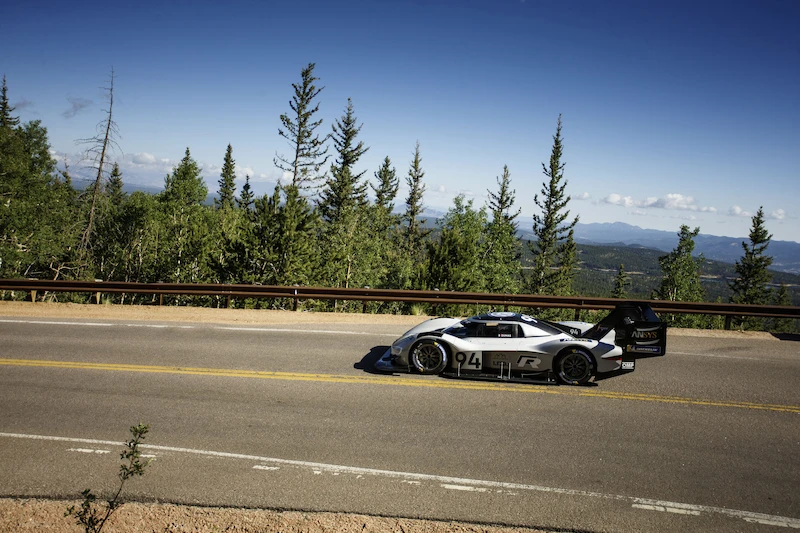 I.D R Pikes Peak bije rekord trasy - 14.