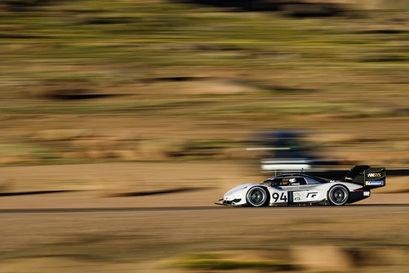 I.D R Pikes Peak bije rekord trasy - 16.