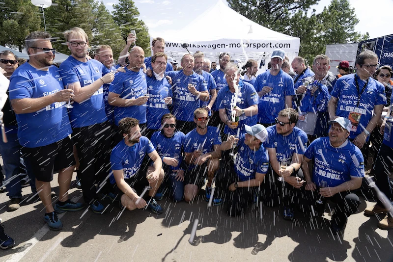 I.D R Pikes Peak bije rekord trasy - 24.