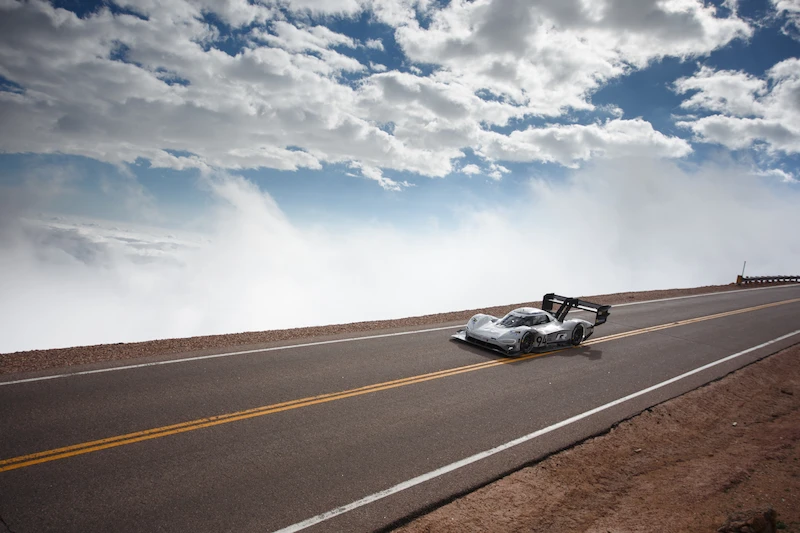 I.D R Pikes Peak bije rekord trasy - 55.