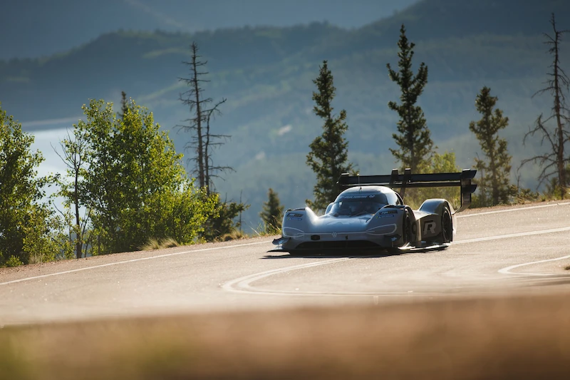 I.D R Pikes Peak bije rekord trasy - 32.