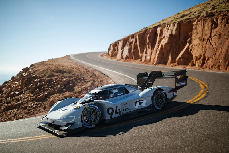 I.D R Pikes Peak bije rekord trasy - 34.