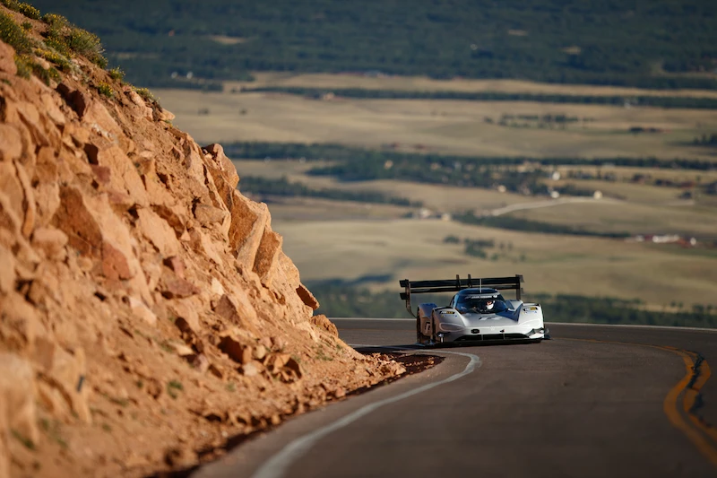 I.D R Pikes Peak bije rekord trasy - 36.
