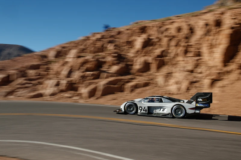 I.D R Pikes Peak bije rekord trasy - 57.