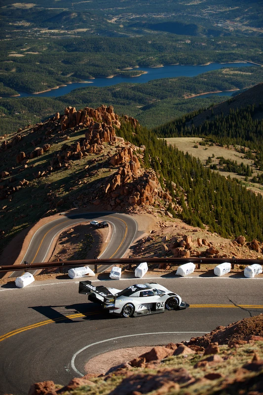I.D R Pikes Peak bije rekord trasy - 58.