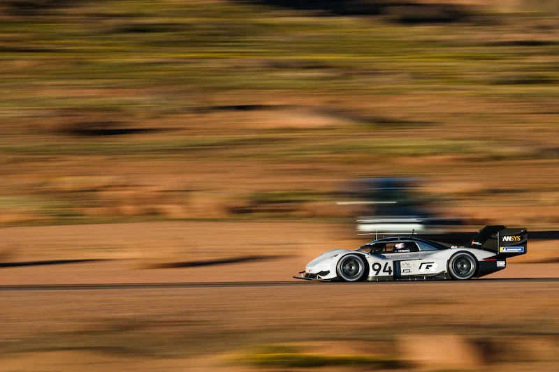 I.D R Pikes Peak bije rekord trasy - 43.