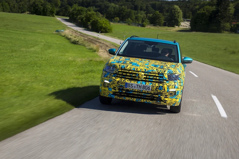 Volkswagen T-Cross w kamuflażu - 73.