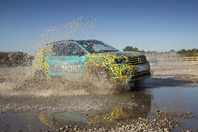 Volkswagen T-Cross w kamuflażu - 96.