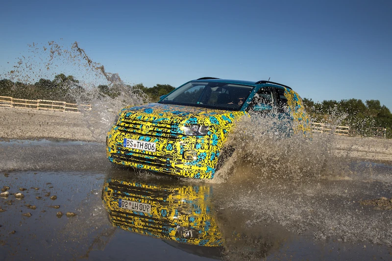 Volkswagen T-Cross w kamuflażu - 144.