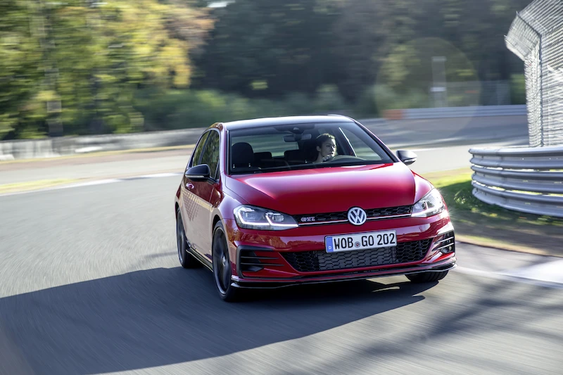 Golf z genami auta wyścigowego: Volkswagen rozpoczął sprzedaż Golfa GTI TCR - 88.