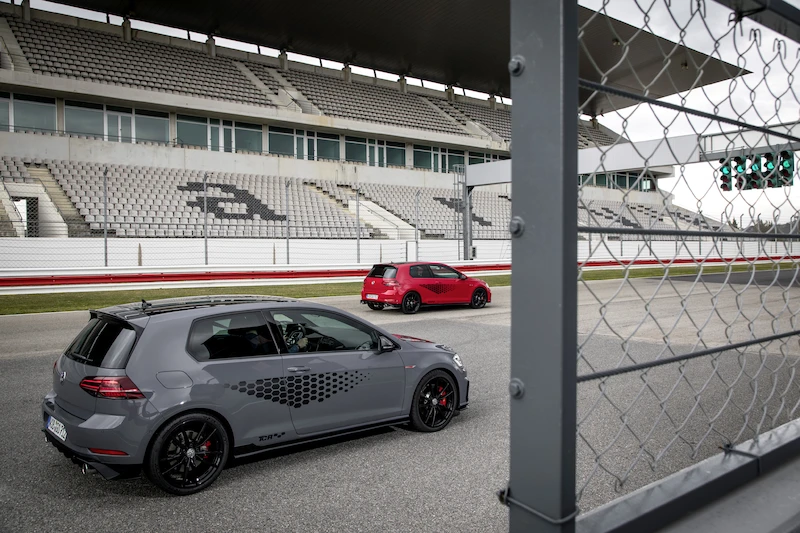 Golf z genami auta wyścigowego: Volkswagen rozpoczął sprzedaż Golfa GTI TCR - 80.