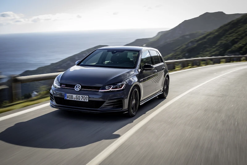 Golf z genami auta wyścigowego: Volkswagen rozpoczął sprzedaż Golfa GTI TCR - 86.