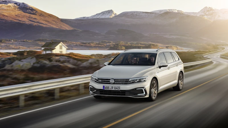 Premiera podczas Salonu Genewskiego: Nowy Passat* jako pierwszy Volkswagen będzie mógł poruszać się częściowo automatycznie przy wyższych prędkościach - 61.