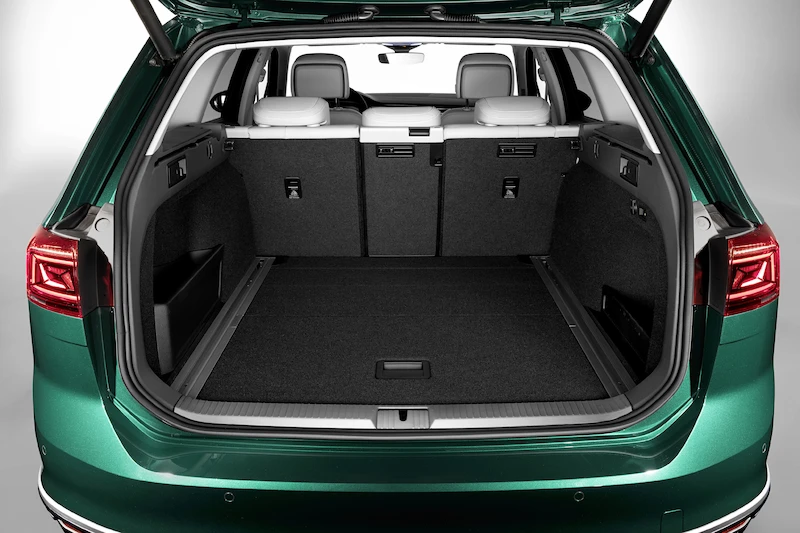 Premiera podczas Salonu Genewskiego: Nowy Passat* jako pierwszy Volkswagen będzie mógł poruszać się częściowo automatycznie przy wyższych prędkościach - 13.