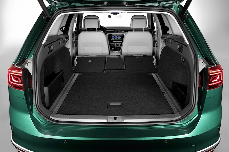 Premiera podczas Salonu Genewskiego: Nowy Passat* jako pierwszy Volkswagen będzie mógł poruszać się częściowo automatycznie przy wyższych prędkościach - 16.
