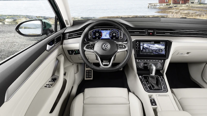 Premiera podczas Salonu Genewskiego: Nowy Passat* jako pierwszy Volkswagen będzie mógł poruszać się częściowo automatycznie przy wyższych prędkościach - 22.