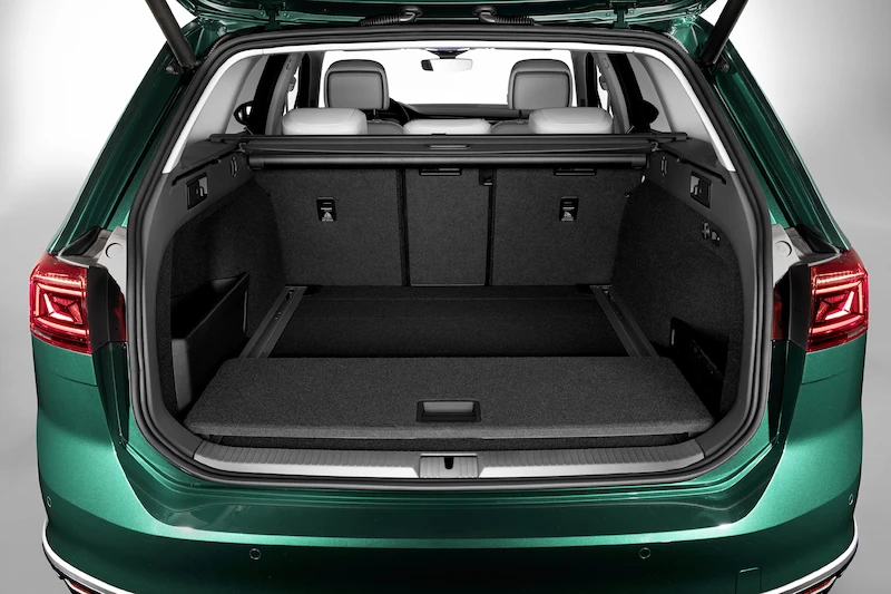 Premiera podczas Salonu Genewskiego: Nowy Passat* jako pierwszy Volkswagen będzie mógł poruszać się częściowo automatycznie przy wyższych prędkościach - 28.