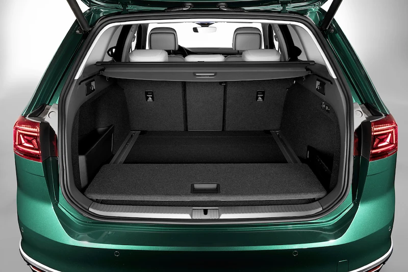 Premiera podczas Salonu Genewskiego: Nowy Passat* jako pierwszy Volkswagen będzie mógł poruszać się częściowo automatycznie przy wyższych prędkościach - 29.