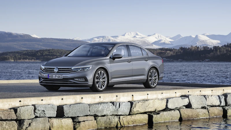 Premiera podczas Salonu Genewskiego: Nowy Passat* jako pierwszy Volkswagen będzie mógł poruszać się częściowo automatycznie przy wyższych prędkościach - 33.