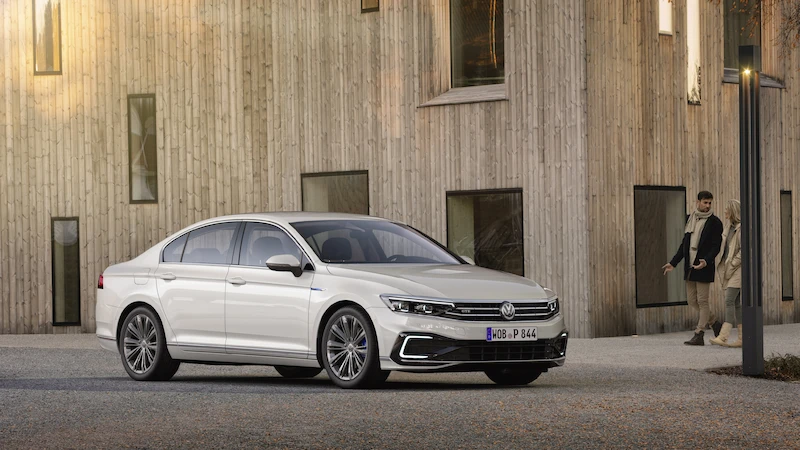 Premiera podczas Salonu Genewskiego: Nowy Passat* jako pierwszy Volkswagen będzie mógł poruszać się częściowo automatycznie przy wyższych prędkościach - 39.