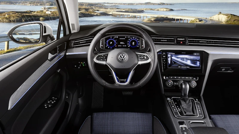 Premiera podczas Salonu Genewskiego: Nowy Passat* jako pierwszy Volkswagen będzie mógł poruszać się częściowo automatycznie przy wyższych prędkościach - 41.