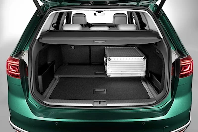 Premiera podczas Salonu Genewskiego: Nowy Passat* jako pierwszy Volkswagen będzie mógł poruszać się częściowo automatycznie przy wyższych prędkościach