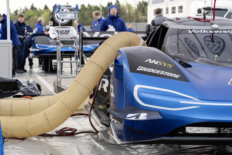 System ładowania akumulatorów w Volkswagenie ID.R – nowa technologia wykraczająca poza zastosowanie w sporcie samochodowym - 3.
