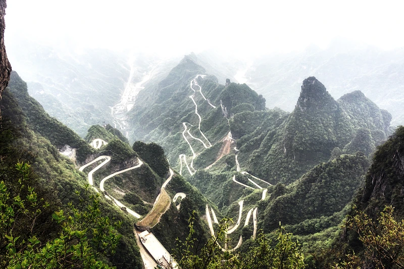 99 zastrzyków adrenaliny – Volkswagen ID.R na Tianmen Mountain Big Gate Road - 4.