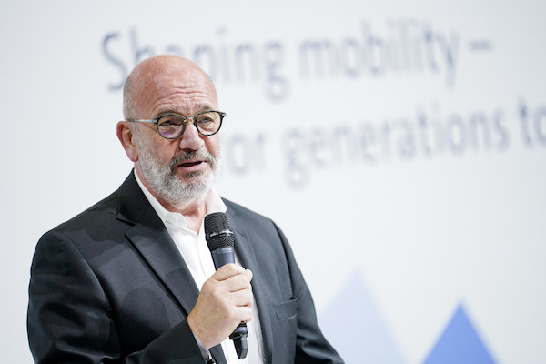 Koncern Volkswagen rozpoczyna w Salzgitter prace rozwojowe i produkcję akumulatorów do samochodów elektrycznych