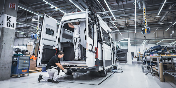 Tysięczny Volkswagen Grand California zjechał z taśmy produkcyjnej fabryki we Wrześni