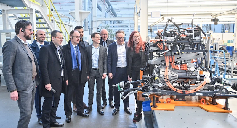 Volkswagen Samochody Dostawcze dostarczy 420 e-Crafterów francuskiej firmie Chronopost specjalizującej się w logistyce miejskiej - 3.