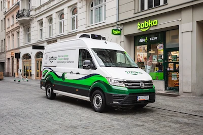 Żabka rozwija nowoczesną logistykę i kupuje Volkswageny e-Craftery - galeria