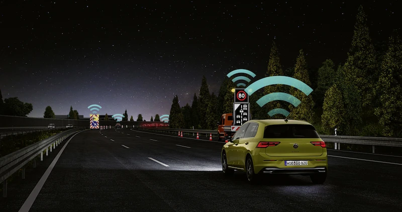 „Techniczny kamień milowy” - eksperci chwalą technologię Car2X Volkswagena - 2.
