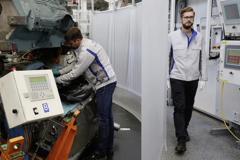 Volkswagen zacznie stopniowo wznawiać produkcję - 5.