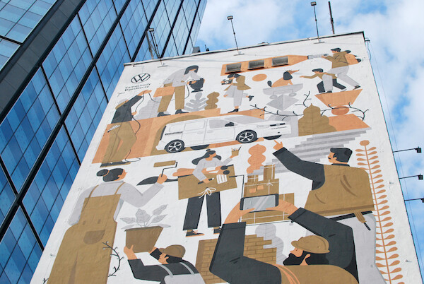 Volkswagen Caddy 5 - niecodzienny mural w centrum Warszawy