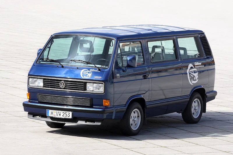 Nowy Volkswagen Multivan - od standardowego Transportera do przemyślanego samochodu wielozadaniowego - 1.