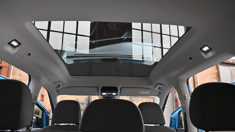 Rzut oka na nowego Caddy i już widzisz! Panoramiczny szklany dach - 5.