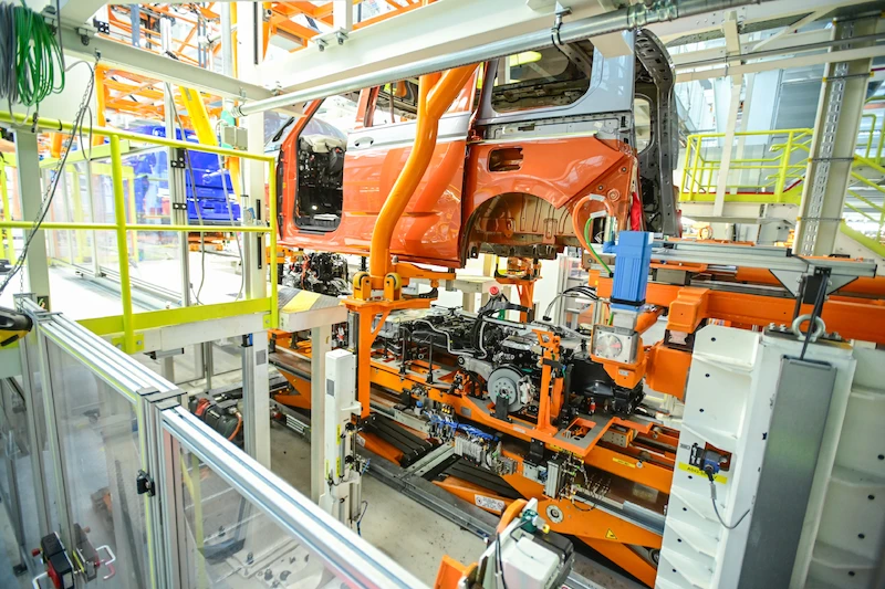 Jeszcze bardziej innowacyjny i scyfryzowany: w zmodernizowanej fabryce Volkswagen Samochody Dostawcze w Hanowerze rozpoczęto seryjną produkcję Nowego Multivana - 13.