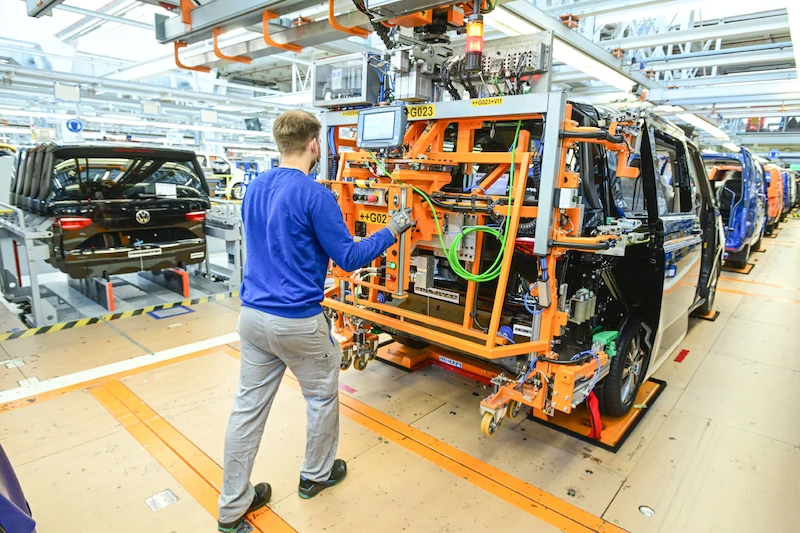 Jeszcze bardziej innowacyjny i scyfryzowany: w zmodernizowanej fabryce Volkswagen Samochody Dostawcze w Hanowerze rozpoczęto seryjną produkcję Nowego Multivana - 14.