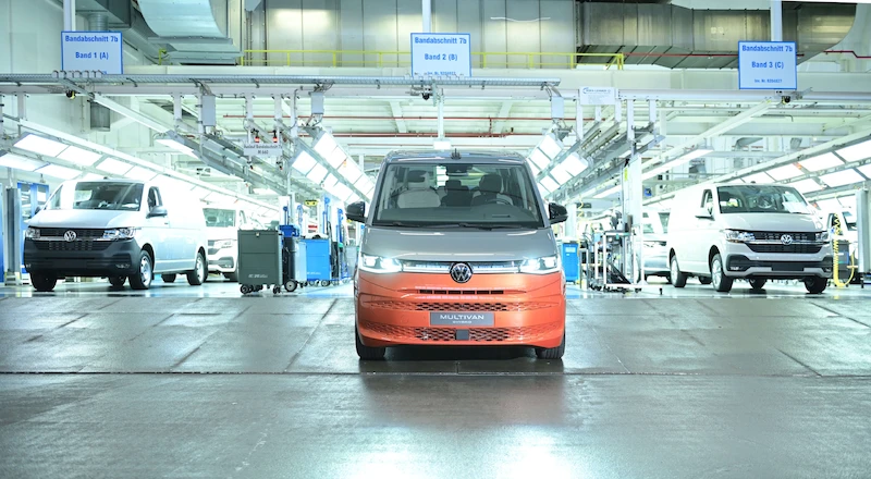 Jeszcze bardziej innowacyjny i scyfryzowany: w zmodernizowanej fabryce Volkswagen Samochody Dostawcze w Hanowerze rozpoczęto seryjną produkcję Nowego Multivana - 16.