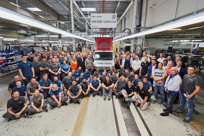 Dwieście tysięcy udanych wakacji: jubileuszowy, bestsellerowy Volkswagen... - galeria